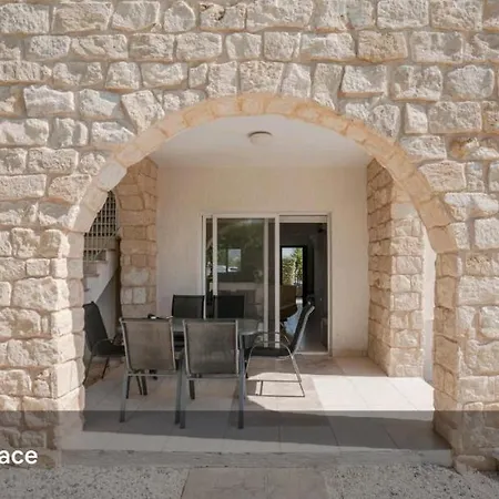 2 Bed Luxury Apartment. Apartment Peyia
