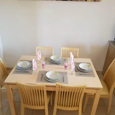 2 Bed Luxury Apartment. * ペイヤ