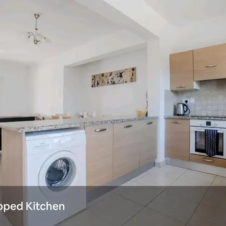 アパート 2 Bed Luxury Apartment. *
