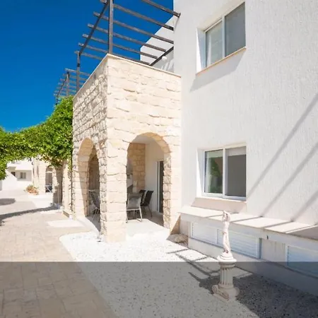 アパート 2 Bed Luxury Apartment. ペイヤ